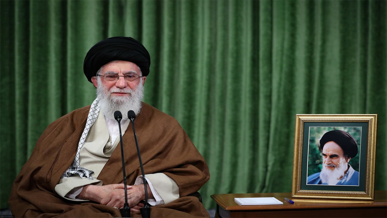 خط امام، صراطِ مستقیم انقلاب
