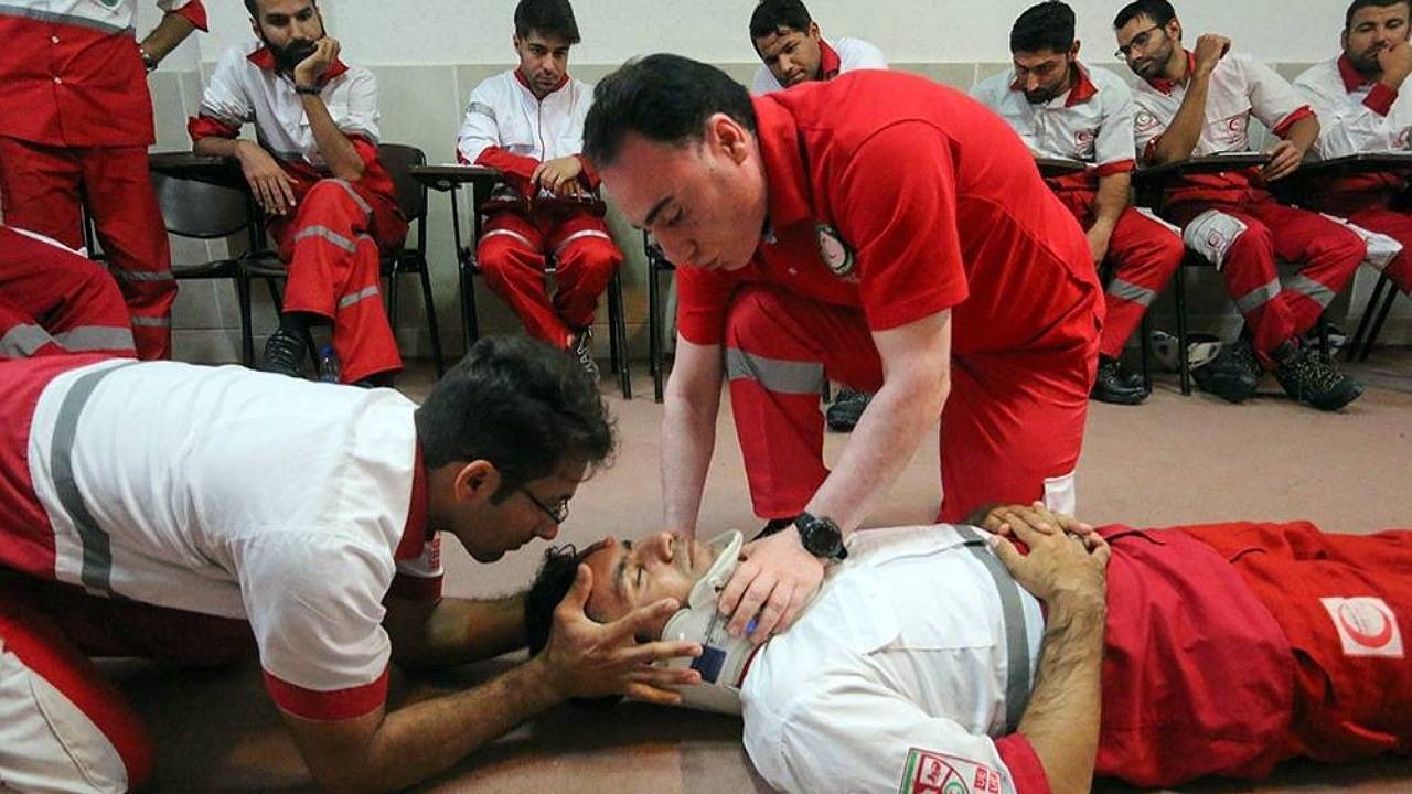 تداوم دوره‌های آموزشی هلال احمر کرمان برای نیرو‌های مسلح
