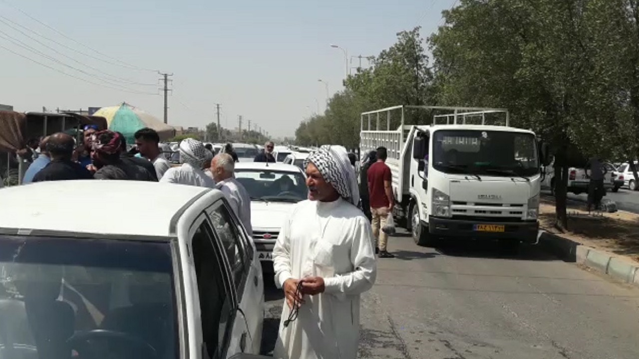 ساعت‌ها ترافیک در جمعه بازار اهواز صدای رانندگان را درآورد + فیلم