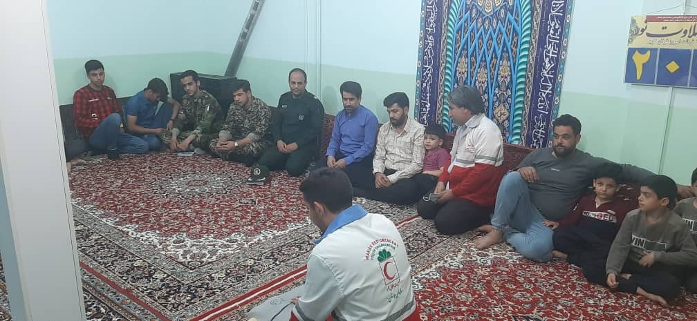 آموزش کمک های اولیه هلال احمر به شهروندان تویسرکانی + تصاویر