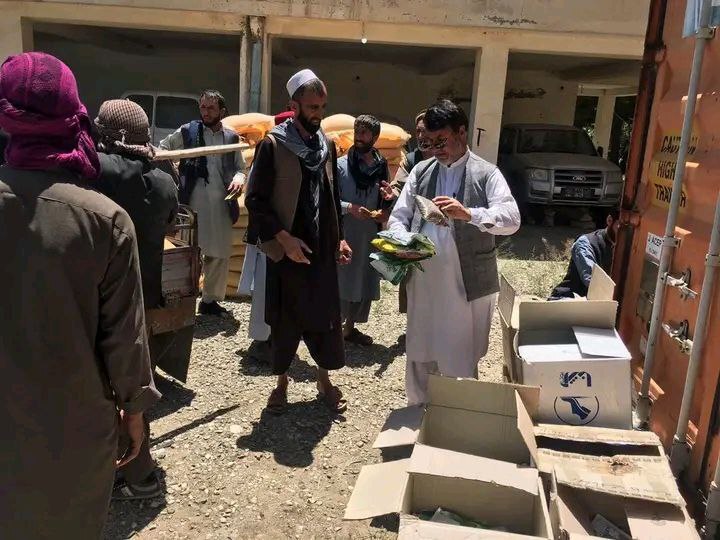 مساعدت مؤسسات کمک کننده برای ۱۳۰۰خانواده افغانستانی در هفته گذشته + تصاویر مساعدت مؤسسات کمک کننده برای ۱۳۰۰خانواده افغانستانی در هفته گذشته + تصاویر