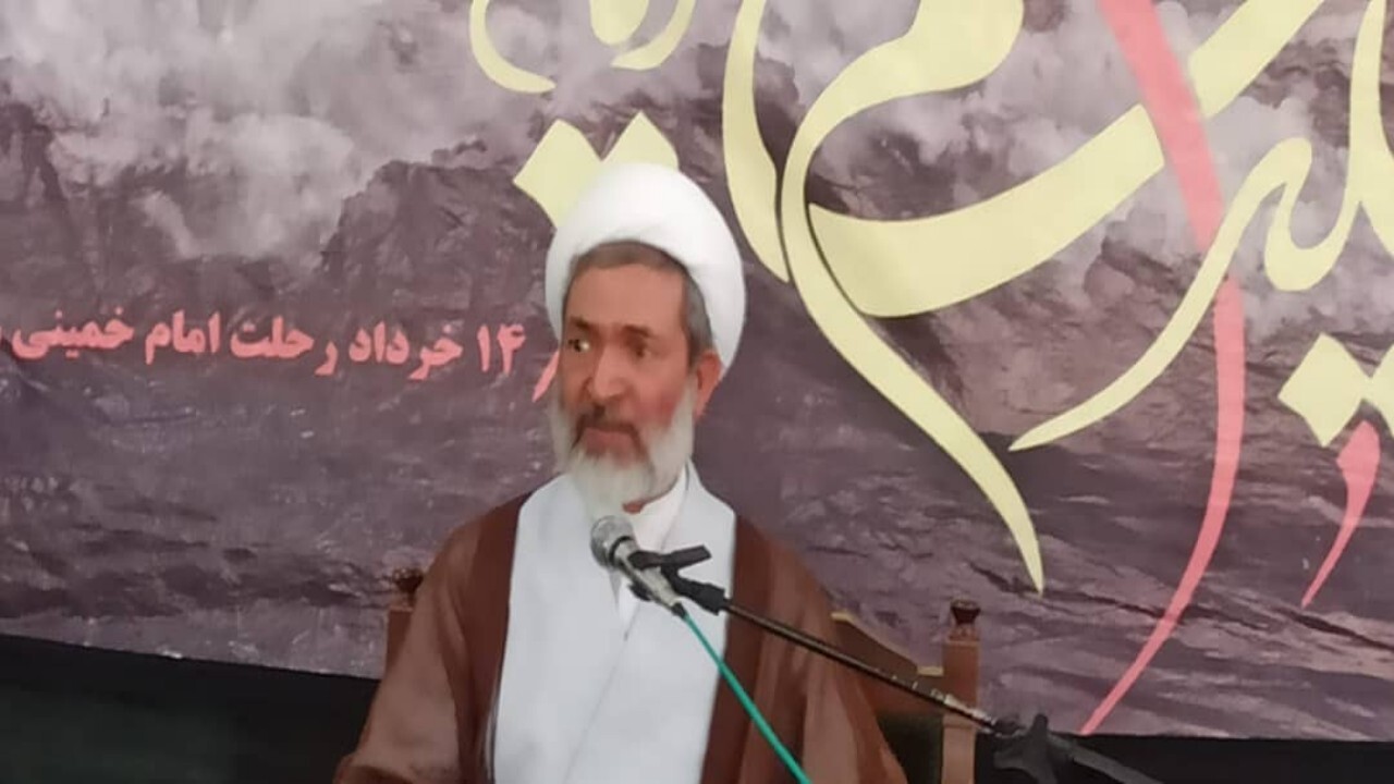 محبوبیت امام خمینی (ره) بین المللی است