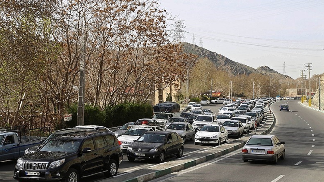 تردد در محور گردشگری گنجنامه یکطرفه است