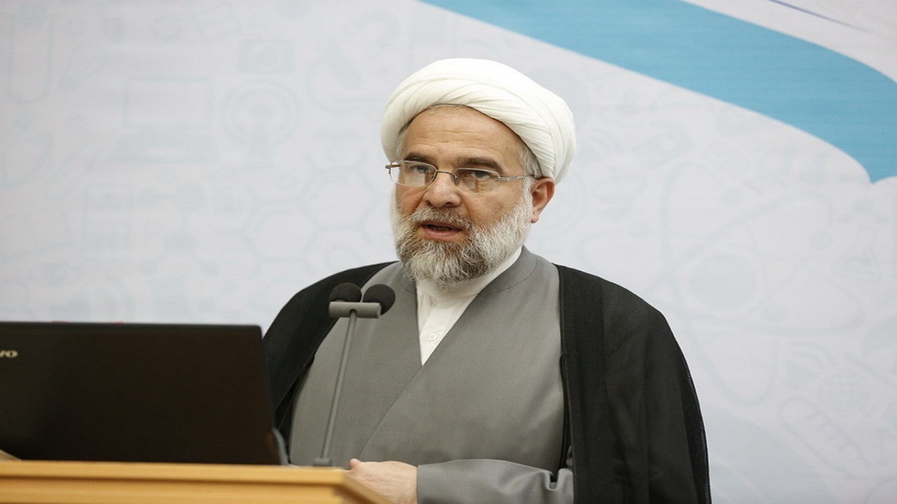 اطاعت از خداوند و دوری از طاغوت اساس دین اسلام است
