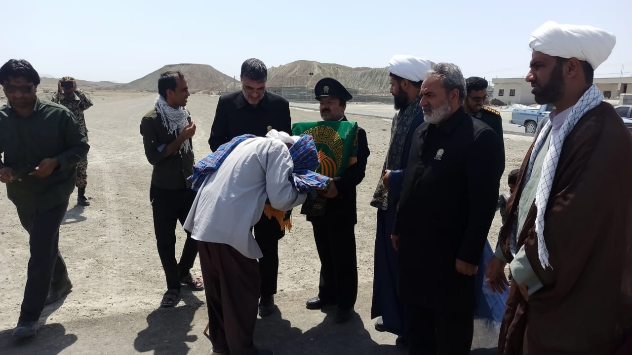کاروان زیرسایه خورشید به شهرک شهید سلیمانی سیریک رسید