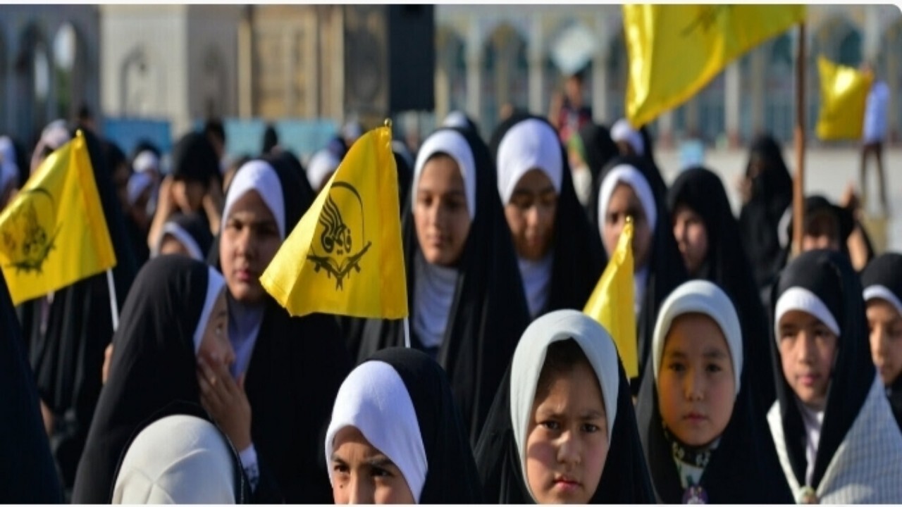 اجرای سرود «سلام فرمانده» با حضور نوجوانان مهاجر افغانستانی در قم + فیلم