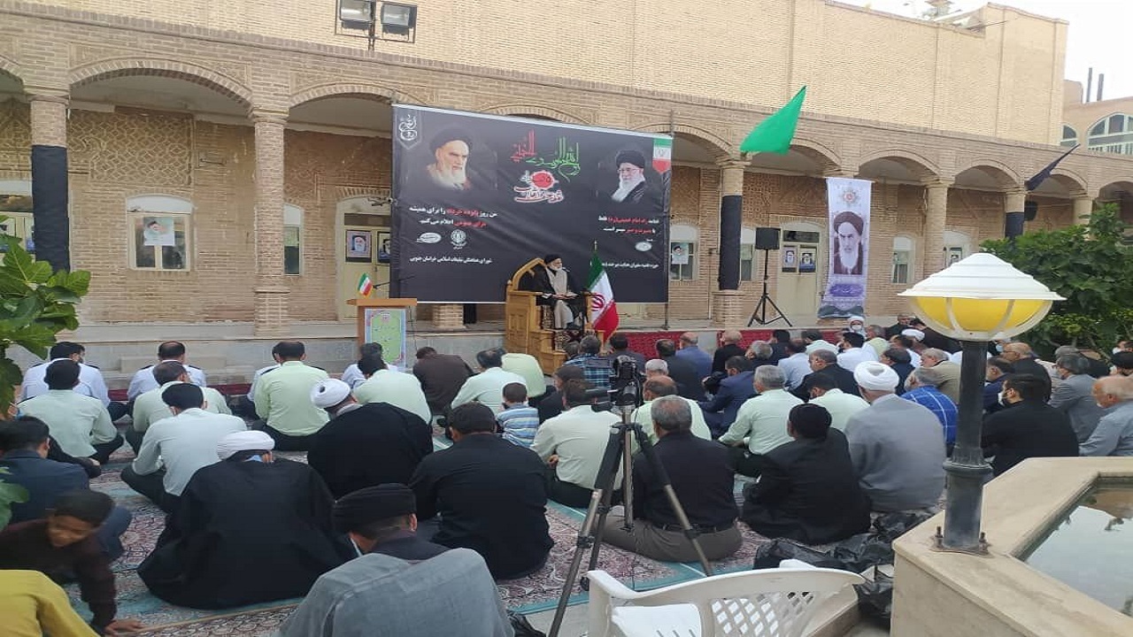 شخصیت امام خمینی (ره) بهترین الگو برای مردم