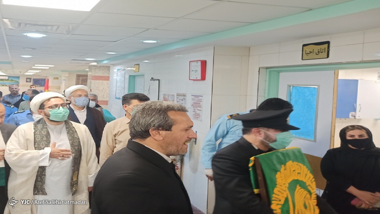 عیادت خدام رضوی از بیماران بیمارستان شهید طباطبایی باغملک
