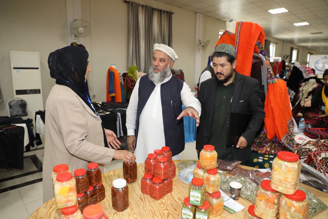 افتتاح نمایشگاه&zwnj;&zwnj; بین&zwnj;المللی بهارِ نو و تجلیل از هفته&zwnj; صنعت