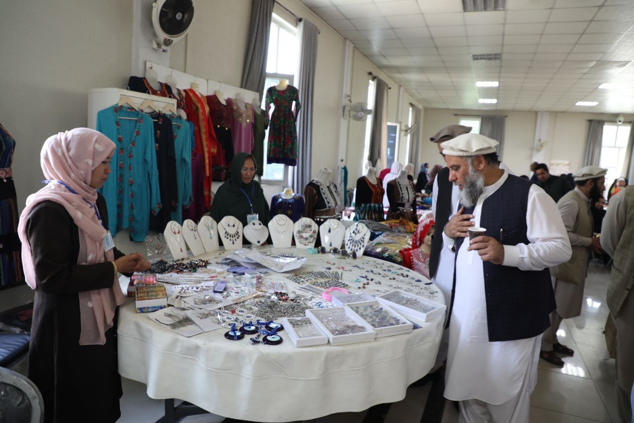 افتتاح نمایشگاه&zwnj;&zwnj; بین&zwnj;المللی بهارِ نو و تجلیل از هفته&zwnj; صنعت