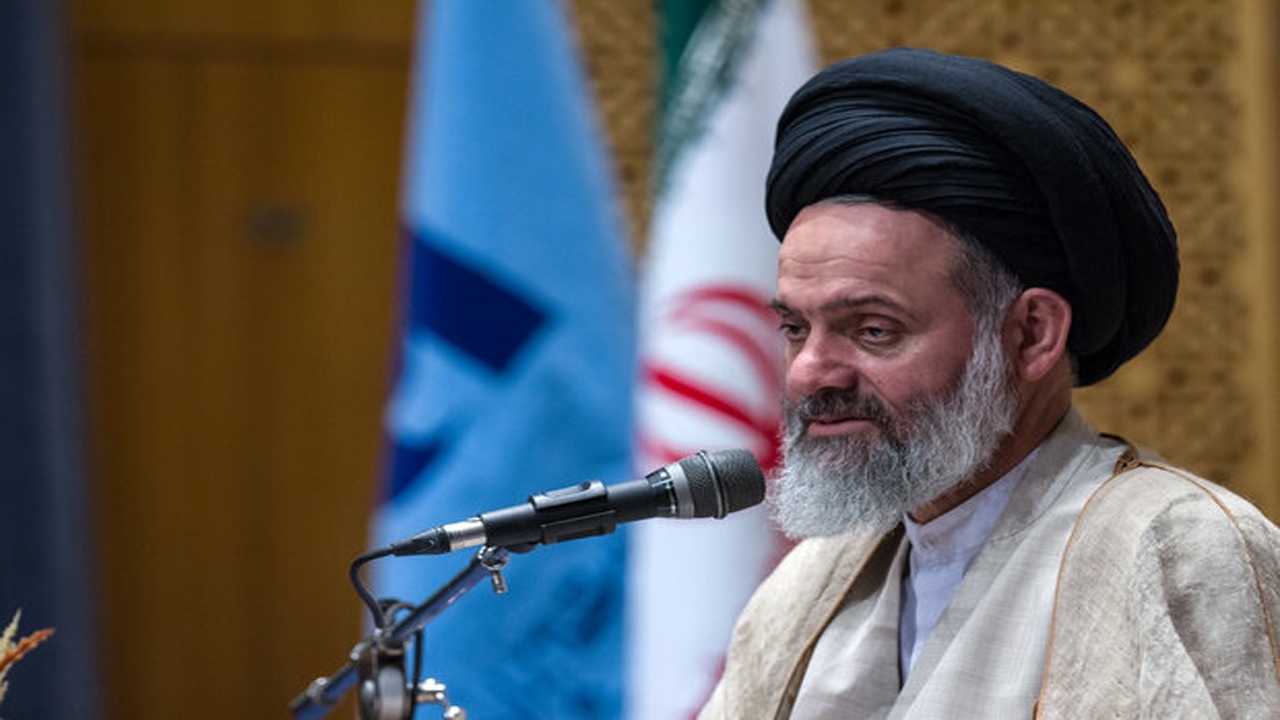 انقلاب اسلامی؛ به ملت ایران و روحانیت عزت بخشید