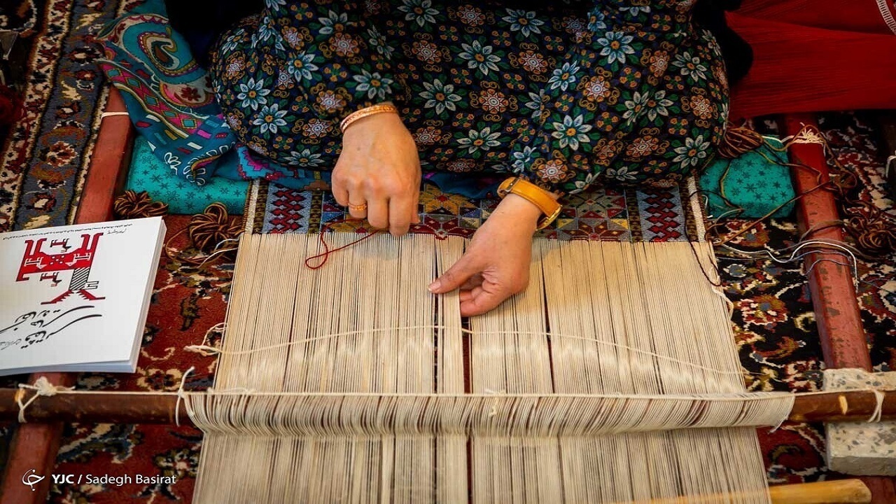 محصولات تولیدی زنان سمنانی به بازار فروش متصل شود