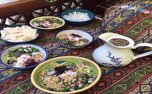 آب دوغ خیار جمع های خانوادگی را گرم می کند