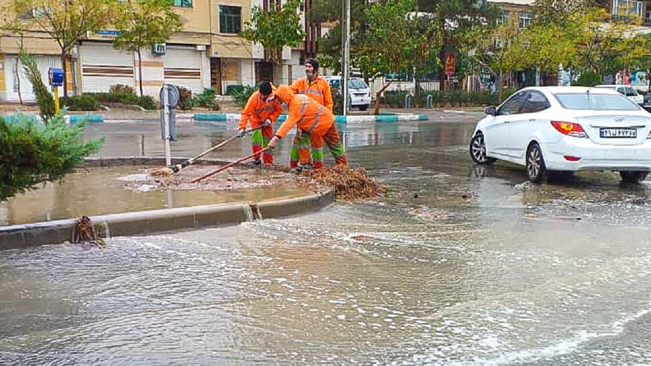 هدر رفت آب در میدان تعاون مهدیس اهواز برطرف شد