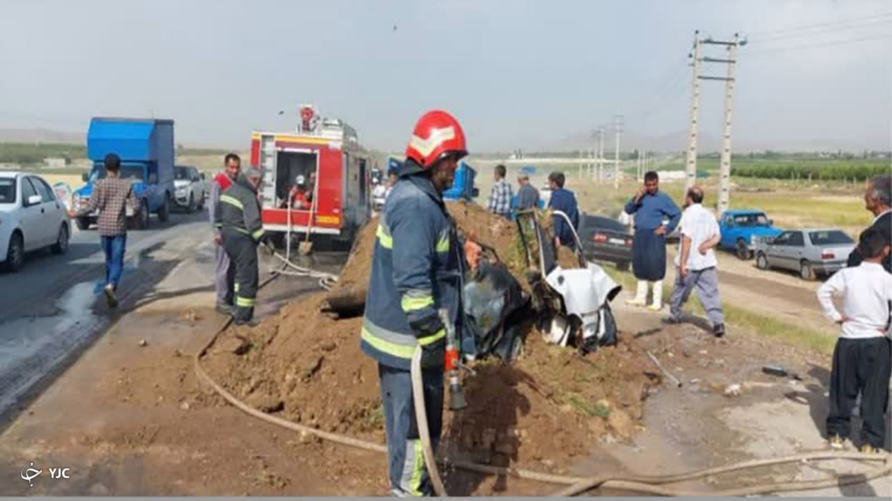 ۳ نفر از سرنشینان خودروی پراید در مهاباد دچار سوختگی شدند