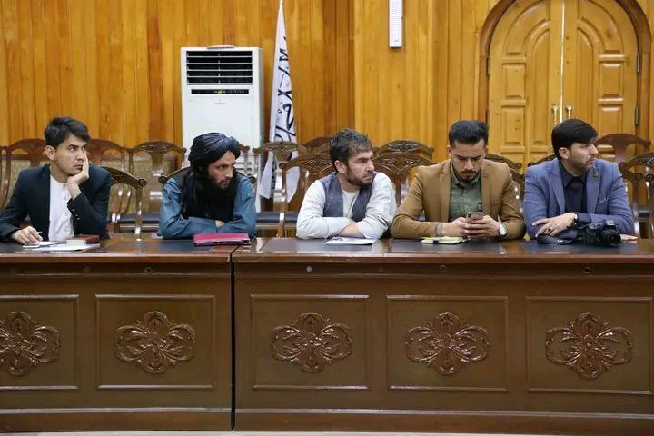 ۷ هزار تن در پست های معلمی و ادارات ملکی استخدام میشوند + تصاویر ۷ هزار تن در پست های معلمی و ادارات ملکی استخدام میشوند + تصاویر