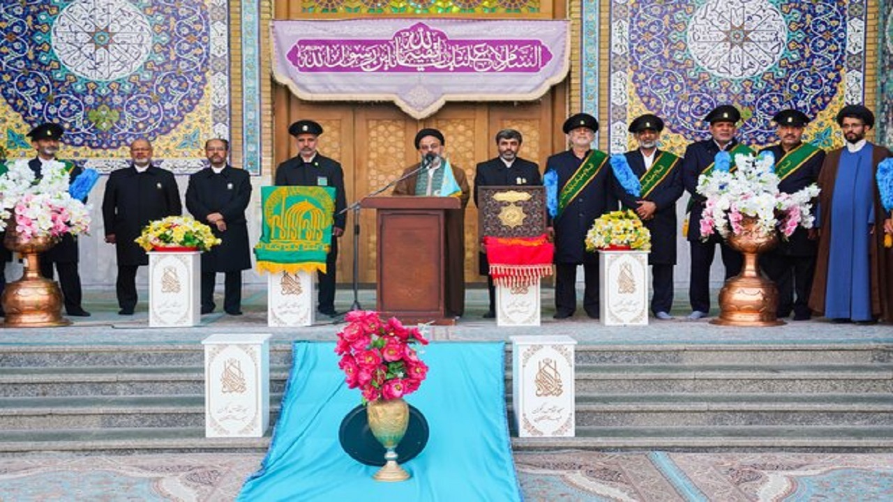 عطر حرم رضوی با کاروان زیر سایه خورشید به مسجد مقدس جمکران رسید