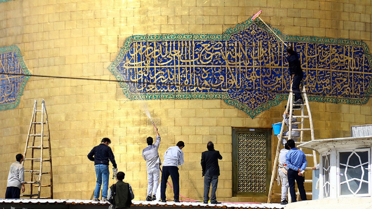 اجرای نخستین آیین «با گلاب ناب تا ضریح آفتاب» در کاشان