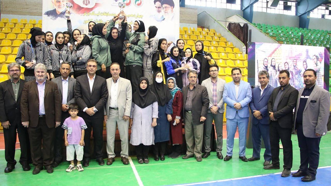 جام قهرمانی لیگ برتر کونگ فو در دست بانوان کرمانی