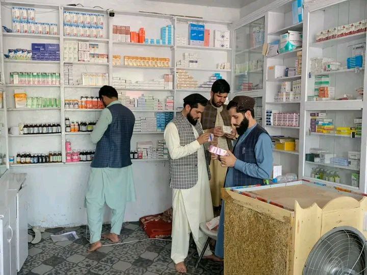 جمع آوری۶۰ قلم دارو و مواد خوراکی تاریخ گذشته و بی کیفیت در ۳ ولایت