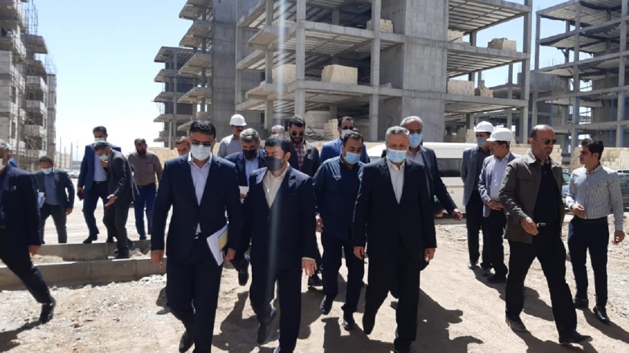 معاون اجرایی رییس جمهور از پروژه‌های طرح نهضت ملی مسکن زاهدان بازدید کرد