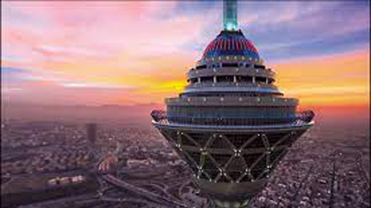 هیجان در ارتفاع ۲۸۲ متری برج میلاد + فیلم