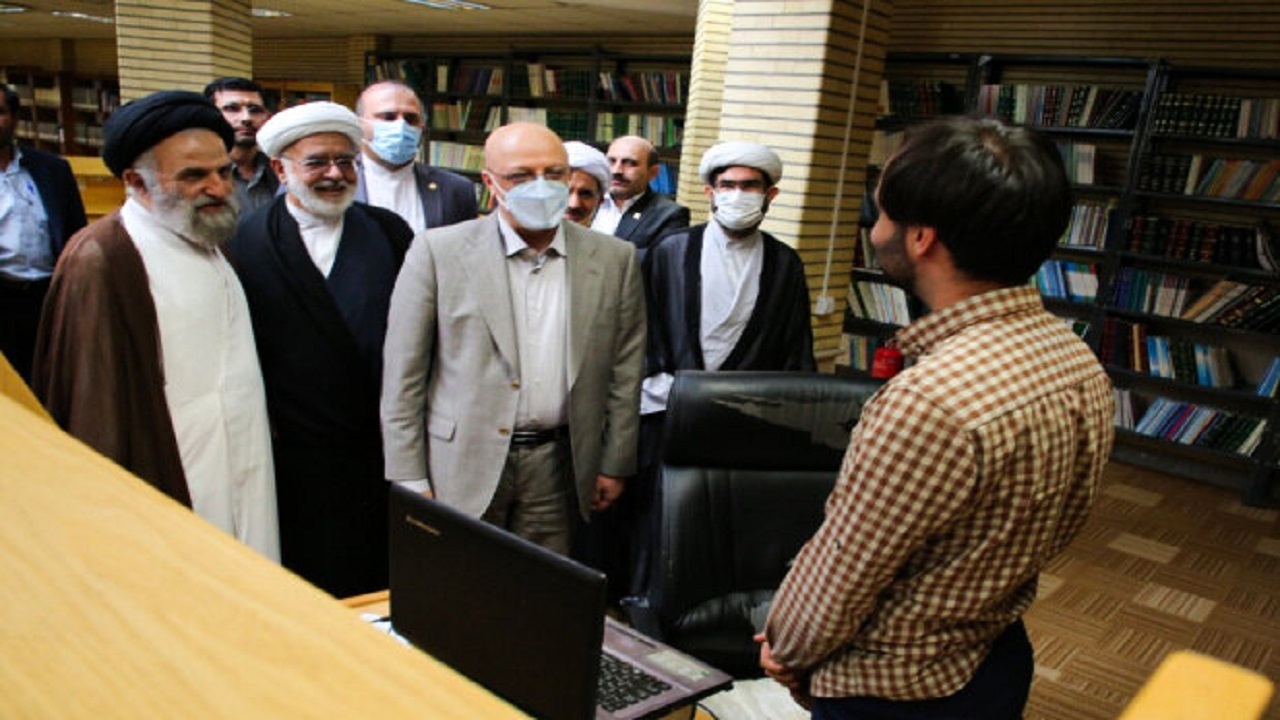 برنامه‌های توسعه‌ای پژوهشگاه حوزه و دانشگاه مورد حمایت قرار می گیرند