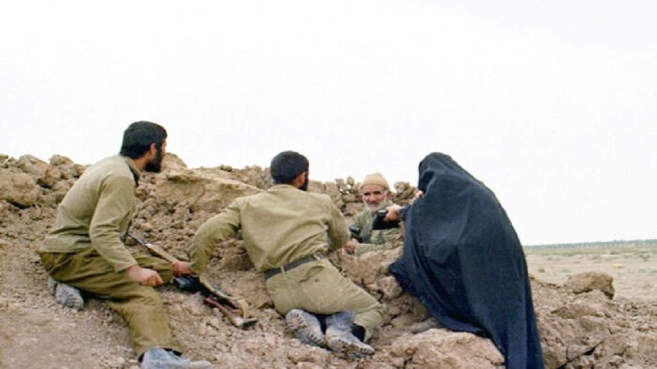 دختر کوچه پس کوچه های جنگ