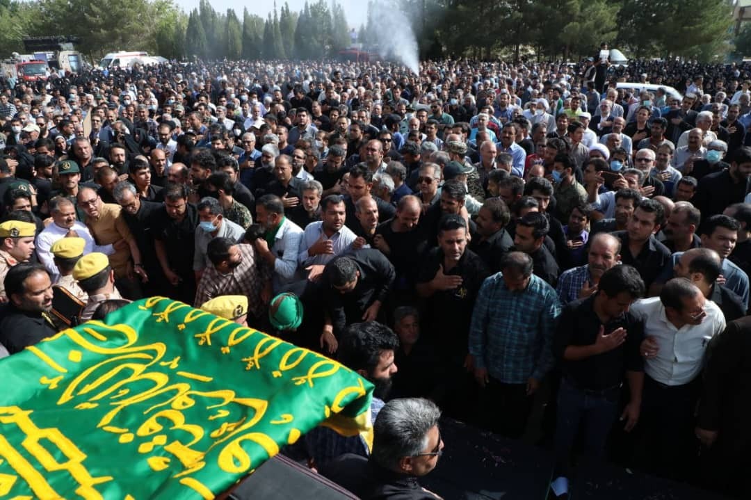 دارالعباده عزادار درگذشتگان حادثه قطار مشهد - یزد/ پیکر هشت نفر از درگذشتگان حادثه در خاک آرام گرفت