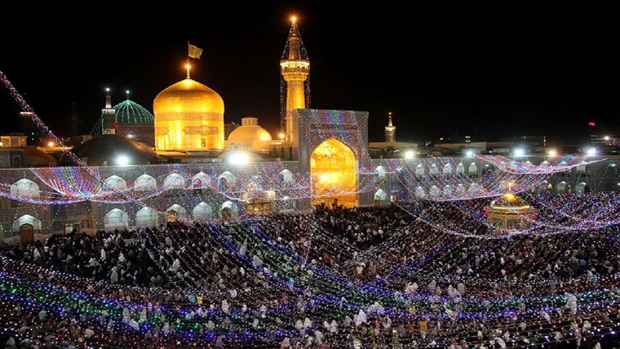 حرم رضوی در شب ولادت علی بن موسی الرضا (ع) + فیلم