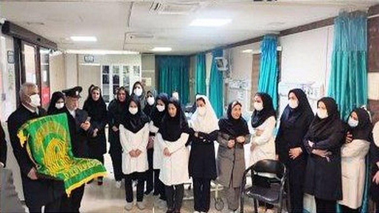 حضور کاروان خدام حرم رضوی در بیمارستان‌های شهر ایلام
