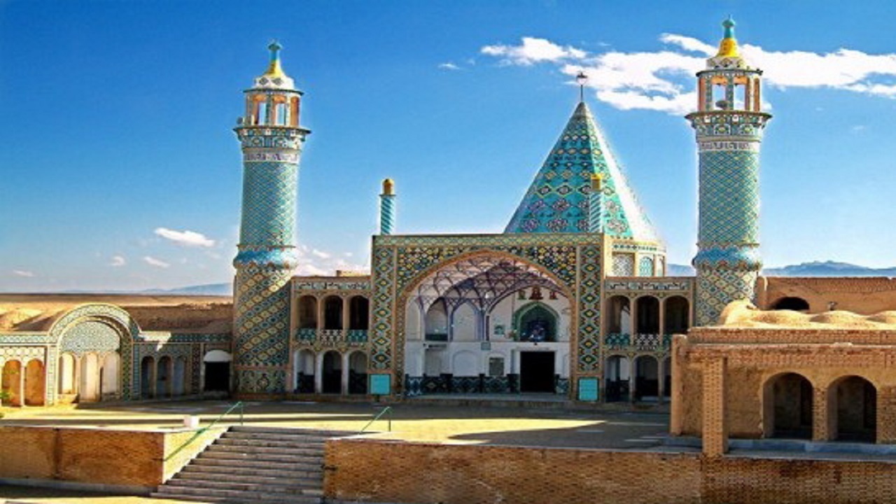 گلباران شدن حرم بی بی زینب( س) در سالروز ولادت امام رضا(ع) + فیلم