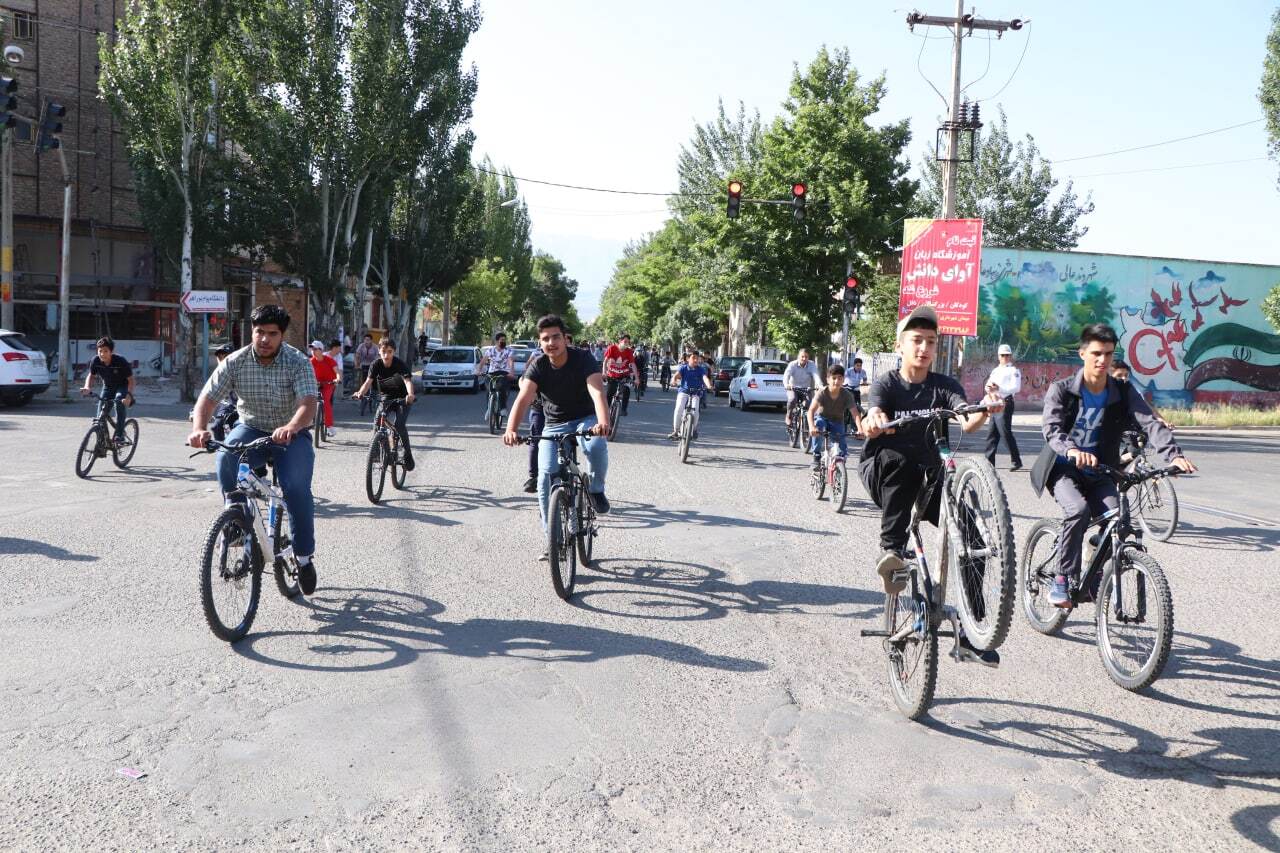 برگزاری همایش دوچرخه سواری خانوادگی در اهر + تصاویر