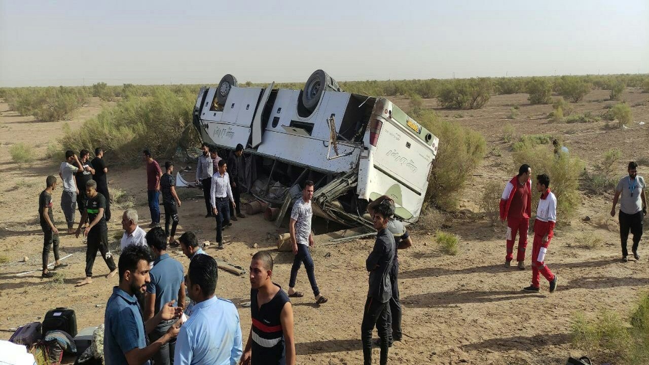 سه کشته در واژگونی اتوبوس در محور بجستان _فیض آباد