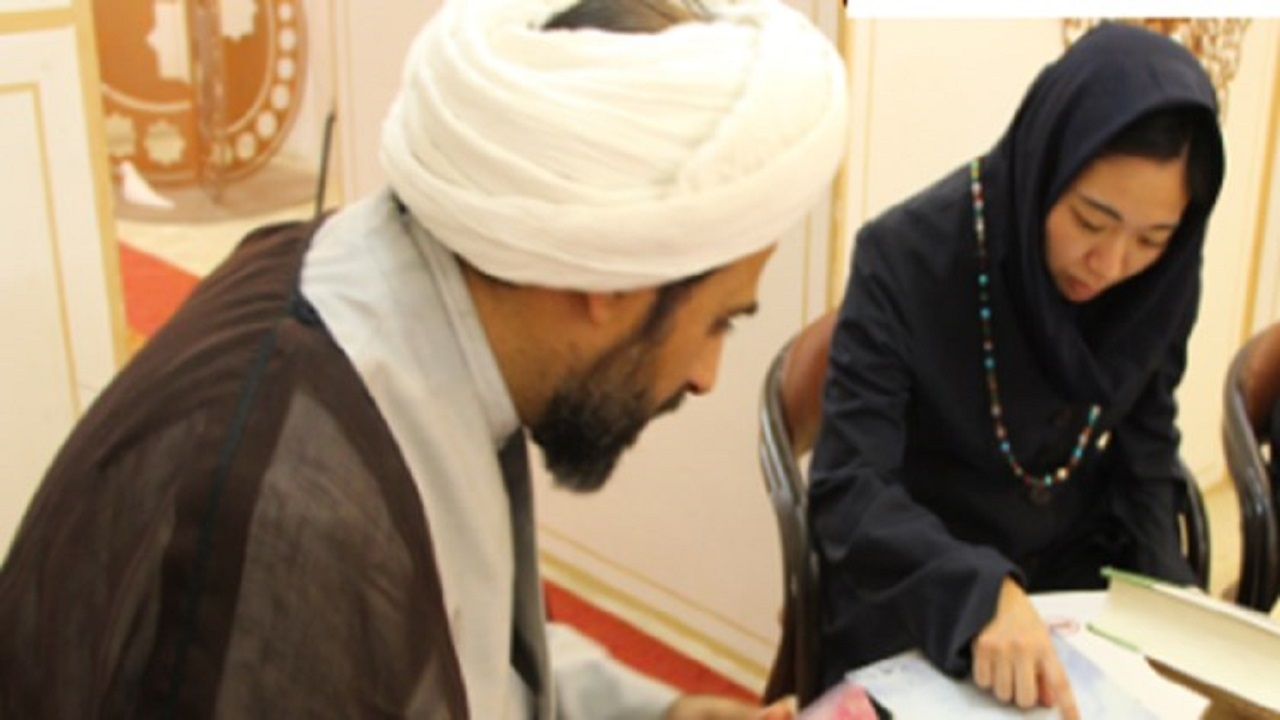 بانوی ژاپنی در مدرسه علمیه ناصریه اصفهان مسلمان شد