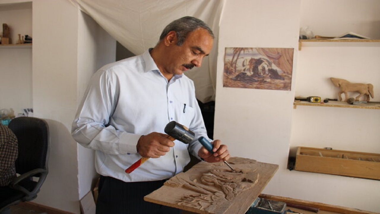 عاشقانه‌هایی بر چوب