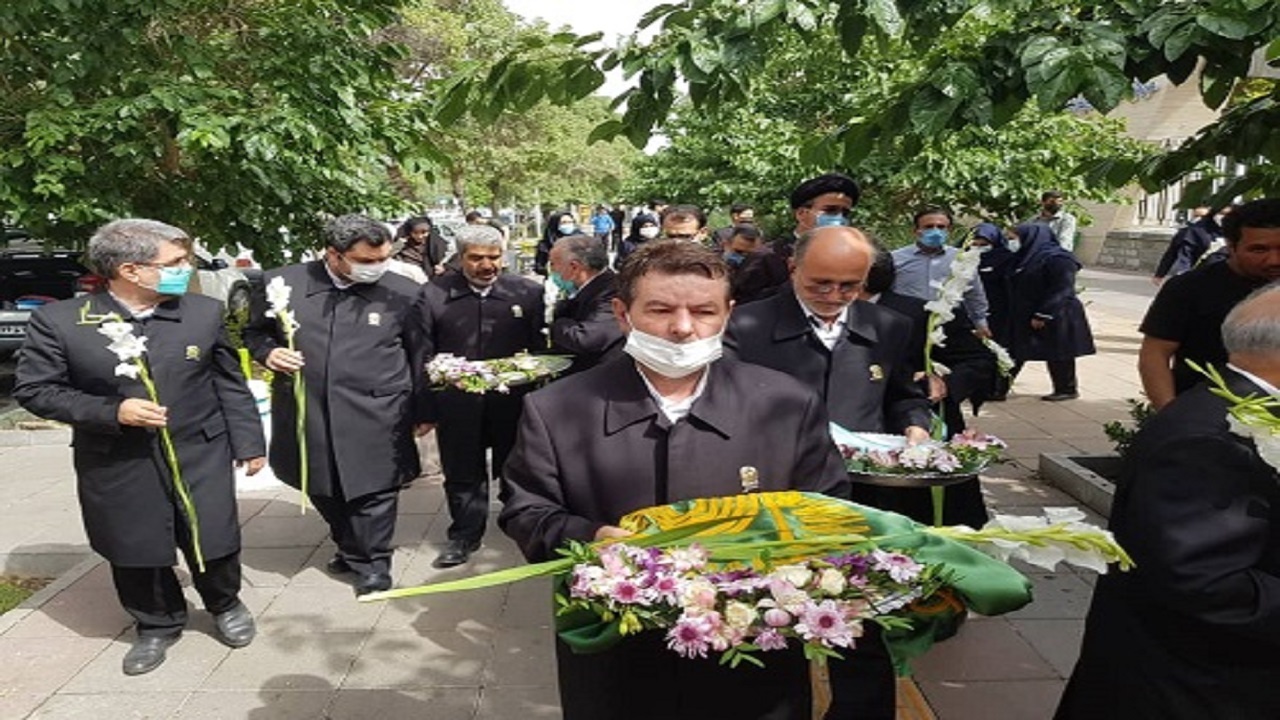 عیادت خادمان بارگاه منور رضوی از بیماران بیمارستان های مشهد