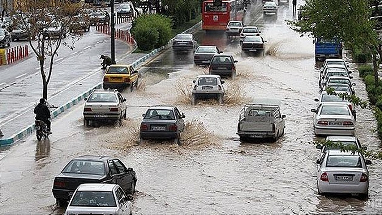بارشهای رگباری و آبگرفتگی در ۵۰ نقطه شهر مشهد