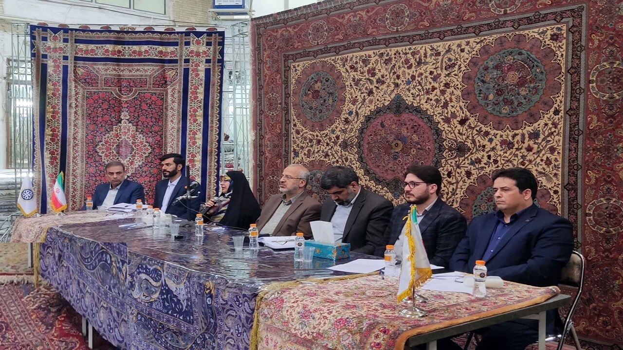 یک‌دهم جمعیت کل کشور در عرصه فرش فعالیت می‌کنند