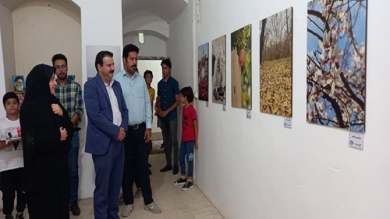 افتتاح نمایشگاه عکس هنرمندان در تفت