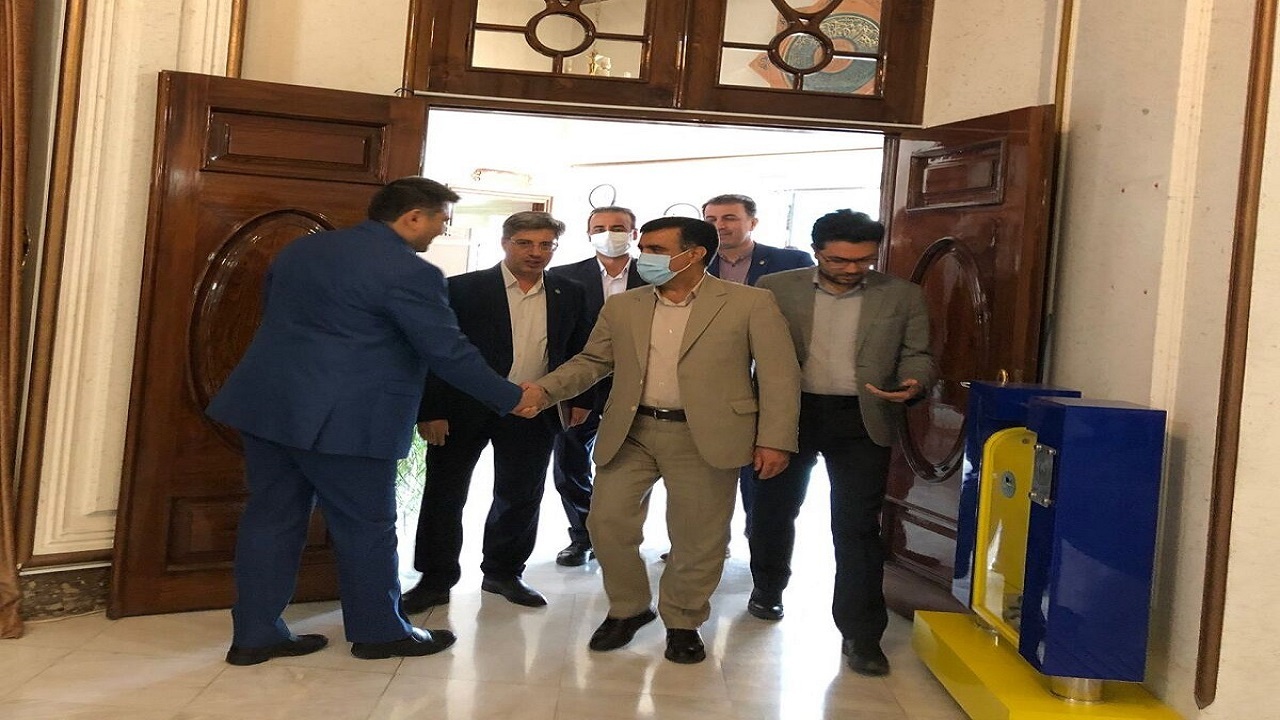 معاون رئیس جمهور و رئیس سازمان حفاظت محیط زیست وارد مشهد شدند