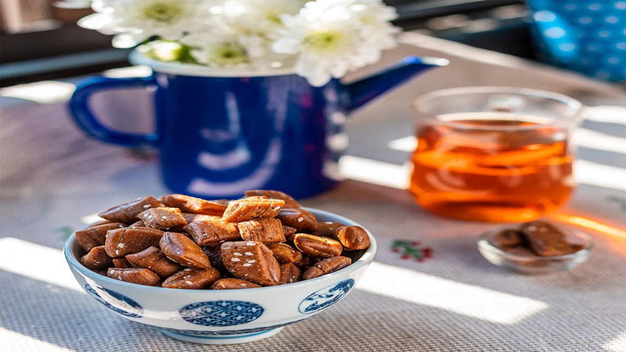 شکلاتی که خاصیت درمانی دارد/ چیکو سوغاتی محبوب عشایر سنگسر