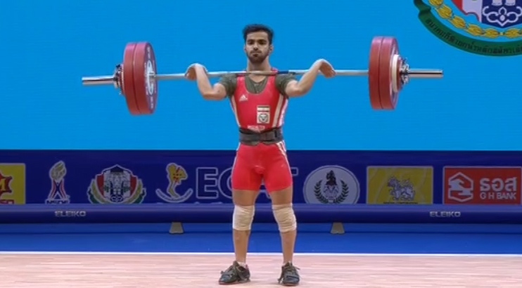 عضو تیم ملی وزنه برداری