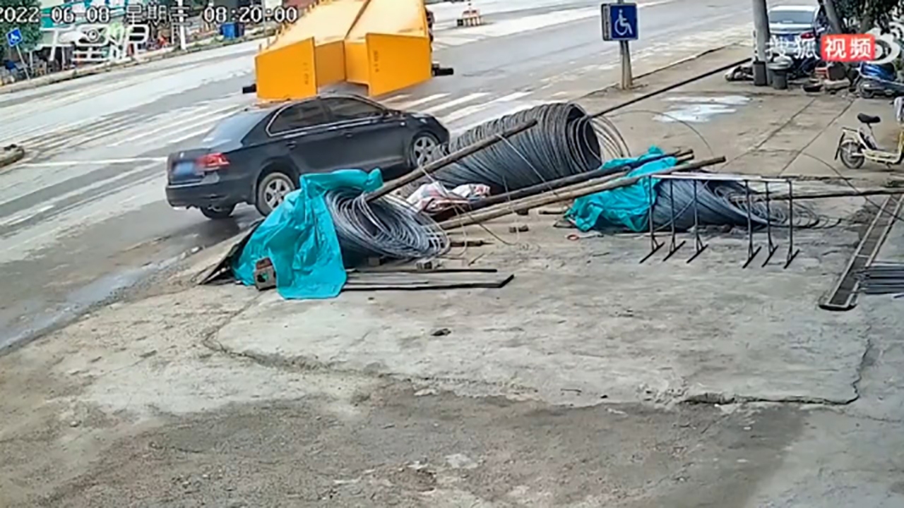 حادثه در هنگام دور زدن تریلی + فیلم