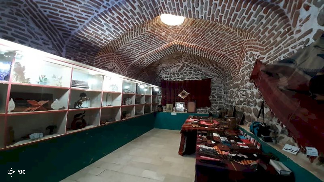 نمایشگاه صنایع‌دستی در مهاباد برپا شد