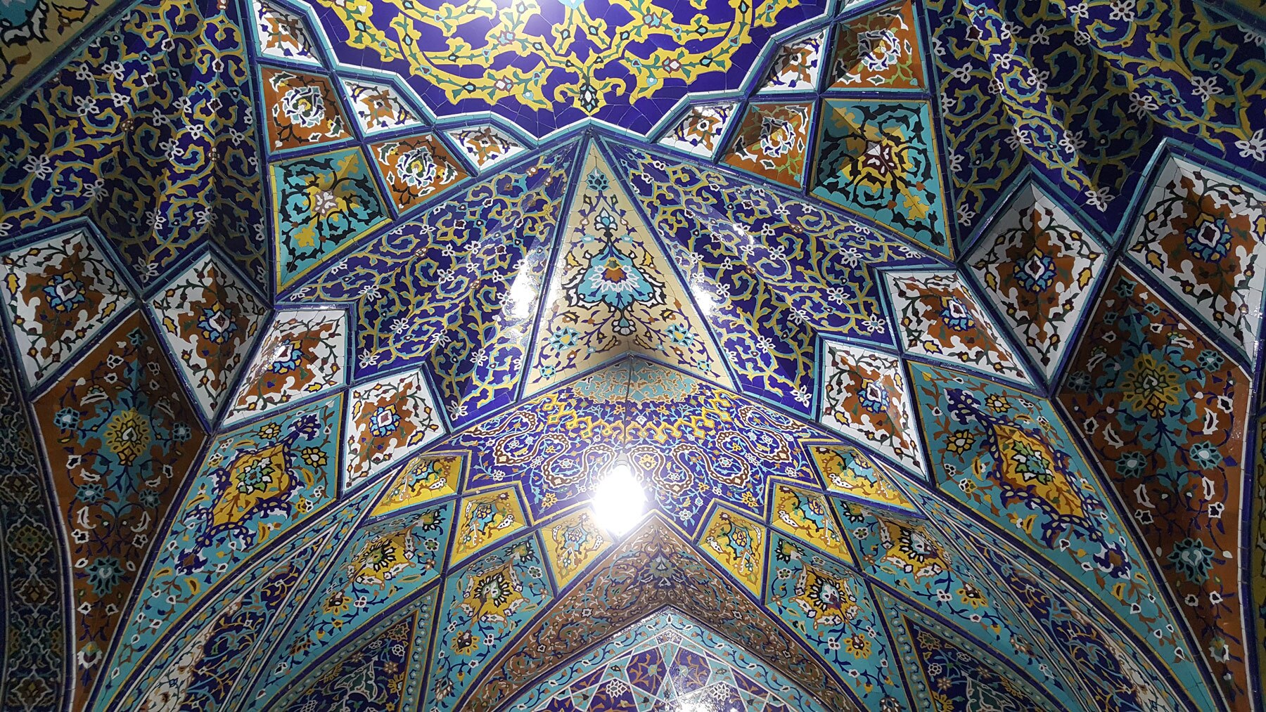 حرم مطهر رضوی شاهکار هنر کاشی کاری ایرانی و اسلامی