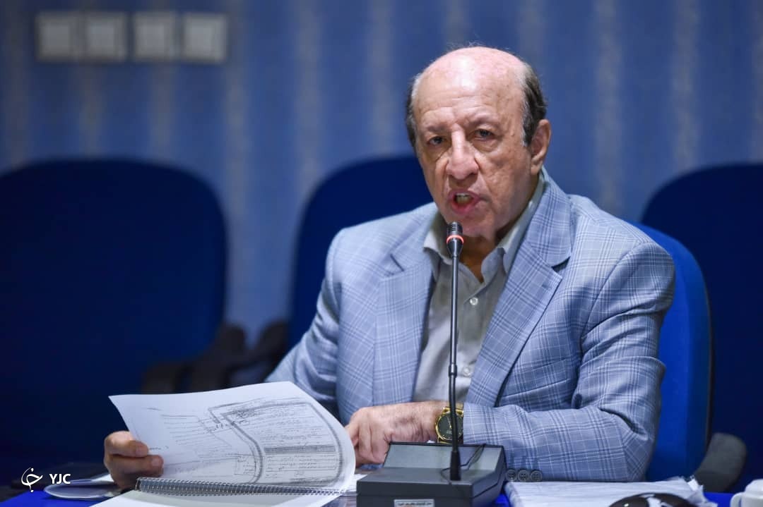 آماده مناظره با مسئولان براساس مستندات هستم/ آسمان مقاوم و پایدار است