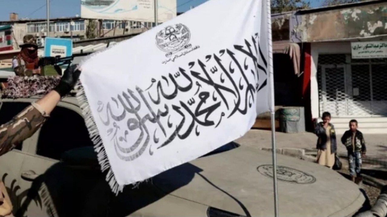 پرچم طالبان در اماکن عمومی قندهار نصب می‌شود