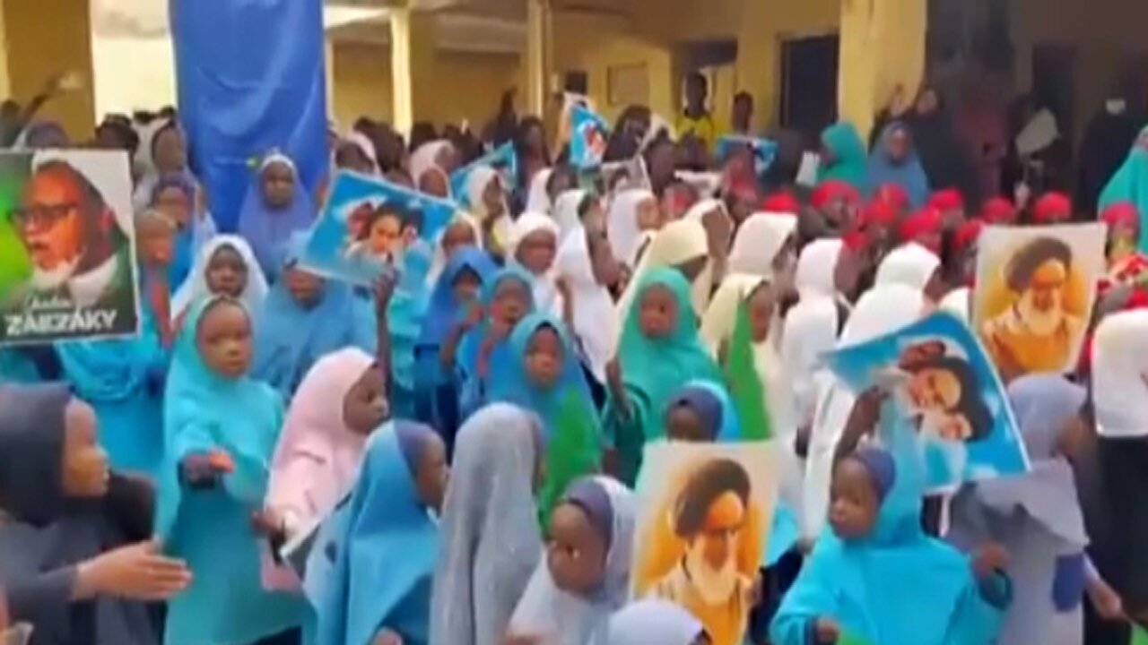 طنین "سلام فرمانده" در میان کودکان نیجریه + فیلم