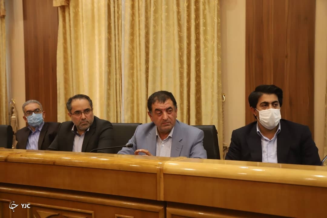 مسئله اصلی کشور تامین نقدینگی بخش تولید است / برای تولید با ۵ قلم ماده اولیه باید اسیر ۲۵ سامانه بود